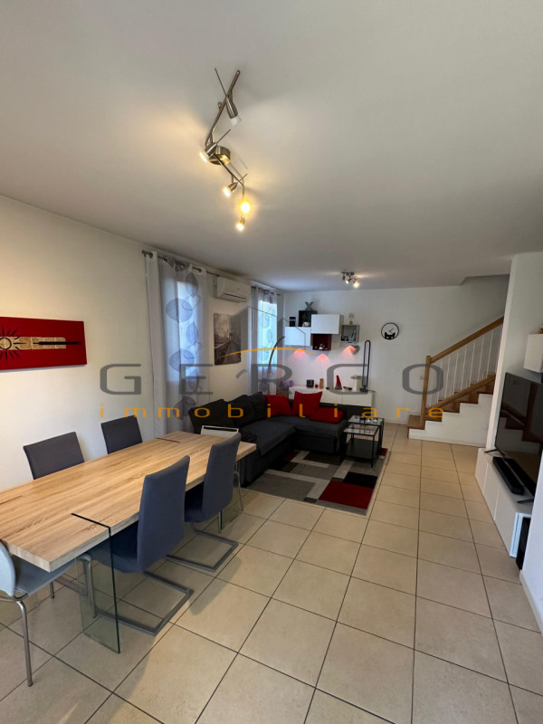 (Per INFO Cristina 3389226442) Recente villetta con giardino e taverna in zona verde e silenziosa...