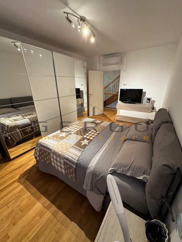 (Per INFO Cristina 3389226442) Recente villetta con giardino e taverna in zona verde e silenziosa...