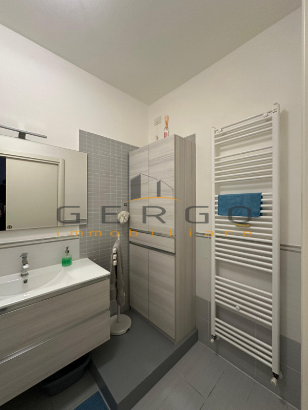 (Per INFO Cristina 3389226442) Recente villetta con giardino e taverna in zona verde e silenziosa...