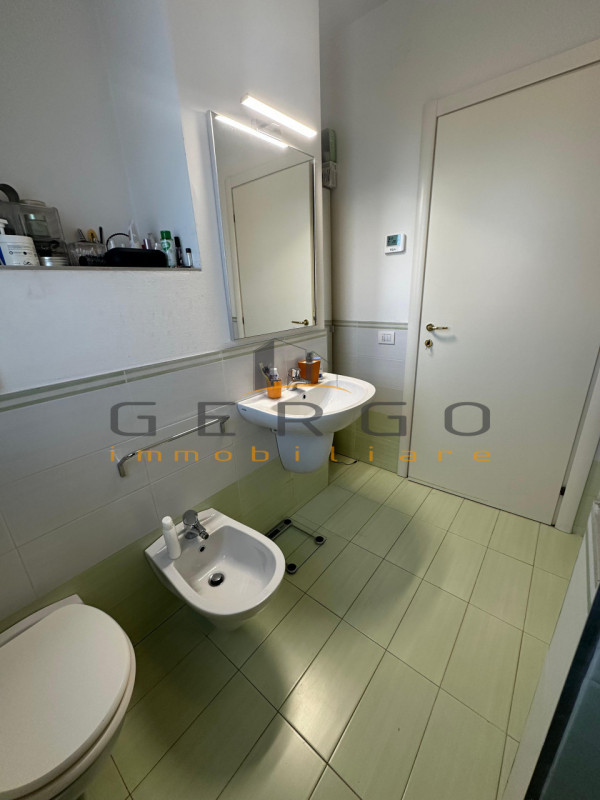 (Per INFO Cristina 3389226442) Recente villetta con giardino e taverna in zona verde e silenziosa...