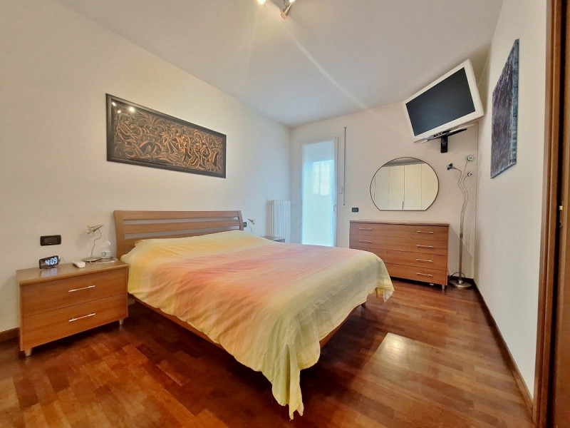 BICAMERE ULTIMO PIANO CON GARAGE DOPPIO IN OTTIMO CONTESTO A TORREBELVICINO - Rif. 8320

In una z...