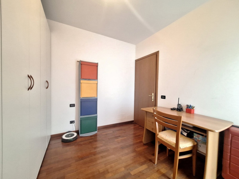 BICAMERE ULTIMO PIANO CON GARAGE DOPPIO IN OTTIMO CONTESTO A TORREBELVICINO - Rif. 8320

In una z...