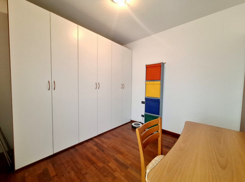 BICAMERE ULTIMO PIANO CON GARAGE DOPPIO IN OTTIMO CONTESTO A TORREBELVICINO - Rif. 8320

In una z...