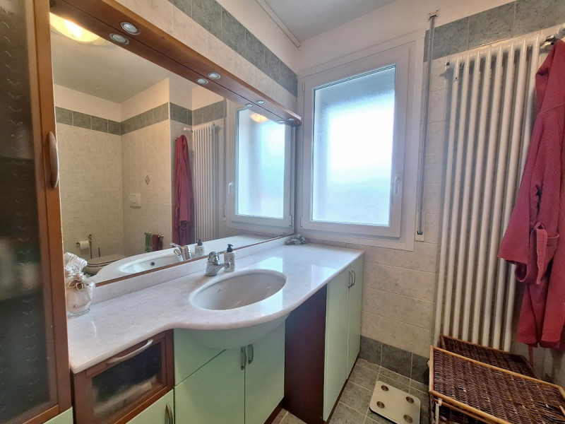 BICAMERE ULTIMO PIANO CON GARAGE DOPPIO IN OTTIMO CONTESTO A TORREBELVICINO - Rif. 8320

In una z...