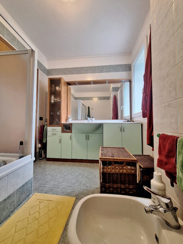 BICAMERE ULTIMO PIANO CON GARAGE DOPPIO IN OTTIMO CONTESTO A TORREBELVICINO - Rif. 8320

In una z...