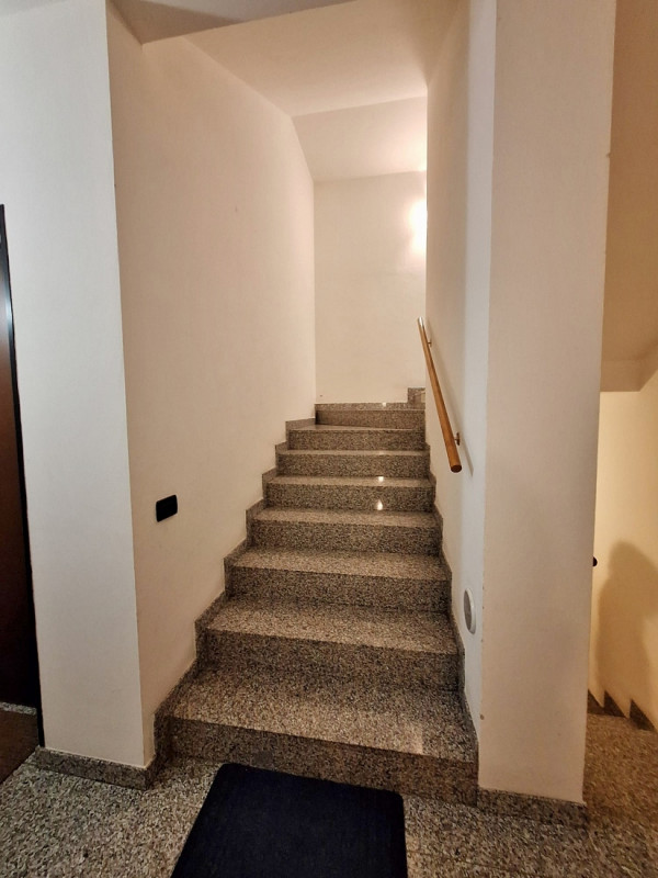 BICAMERE ULTIMO PIANO CON GARAGE DOPPIO IN OTTIMO CONTESTO A TORREBELVICINO - Rif. 8320

In una z...