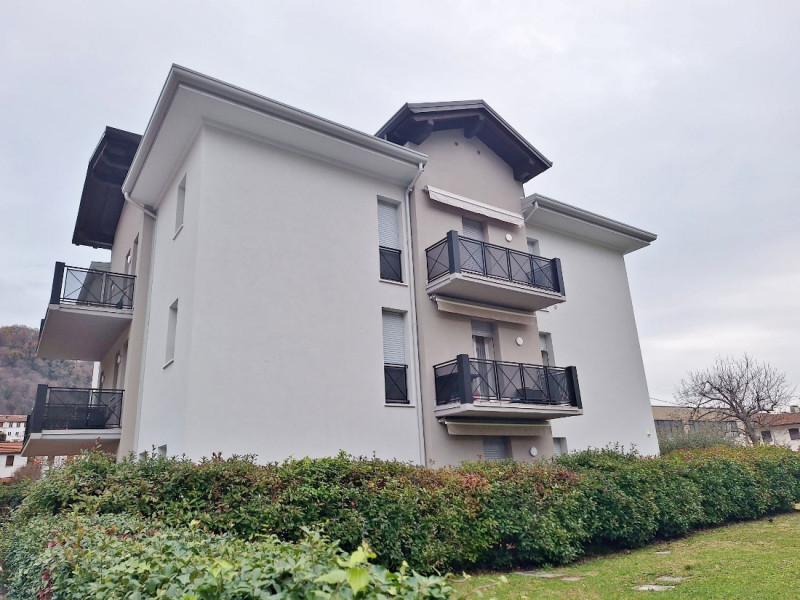 BICAMERE ULTIMO PIANO CON GARAGE DOPPIO IN OTTIMO CONTESTO A TORREBELVICINO - Rif. 8320

In una z...