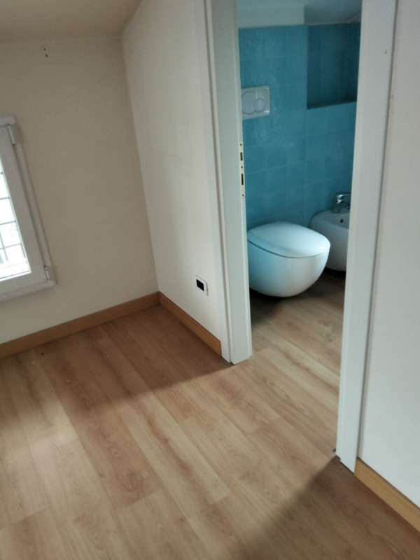 PADOVA ZON ARCELLA, VICINO A TUTTI I SERVIZI,
Elegante ed importante casa singola accostata solo ...