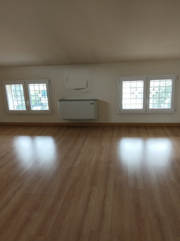 PADOVA ZON ARCELLA, VICINO A TUTTI I SERVIZI,
Elegante ed importante casa singola accostata solo ...