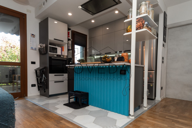 ISTRANA

RIFERIMENTO: IS4

L'agenzia immobiliare Roveda ha il piacere di proporvi in una tranquil...