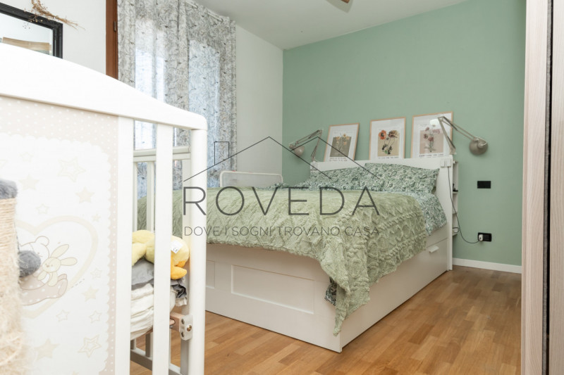 ISTRANA

RIFERIMENTO: IS4

L'agenzia immobiliare Roveda ha il piacere di proporvi in una tranquil...