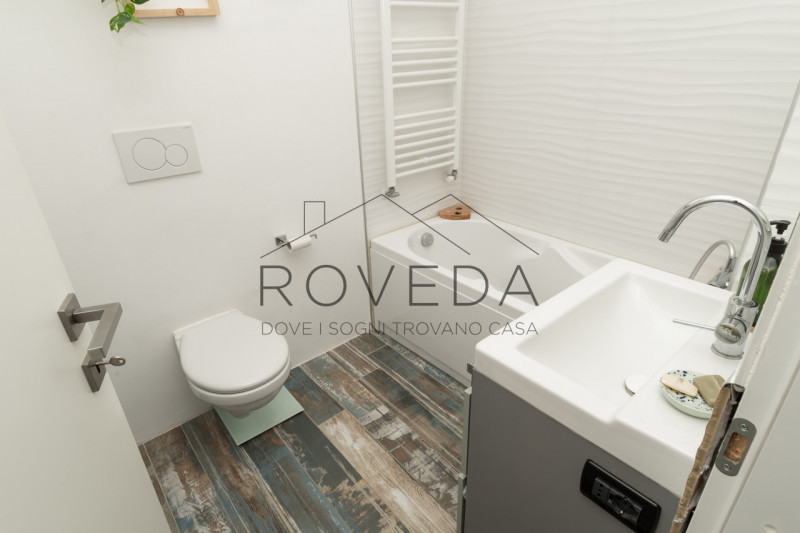 ISTRANA

RIFERIMENTO: IS4

L'agenzia immobiliare Roveda ha il piacere di proporvi in una tranquil...