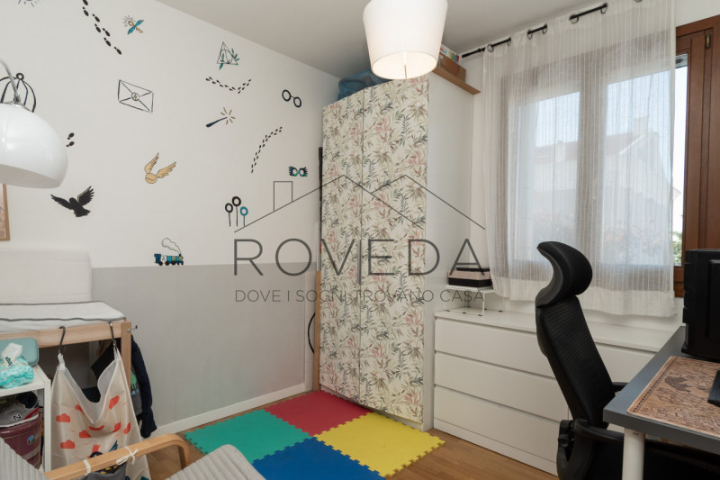 ISTRANA

RIFERIMENTO: IS4

L'agenzia immobiliare Roveda ha il piacere di proporvi in una tranquil...