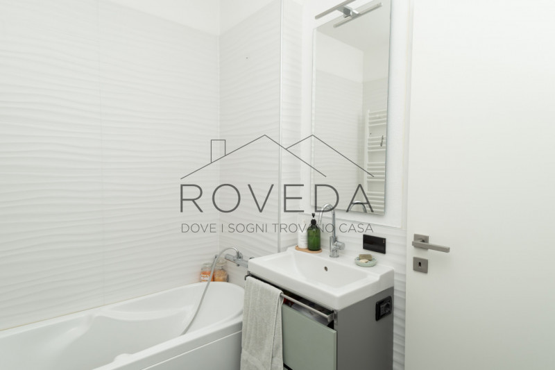 ISTRANA

RIFERIMENTO: IS4

L'agenzia immobiliare Roveda ha il piacere di proporvi in una tranquil...