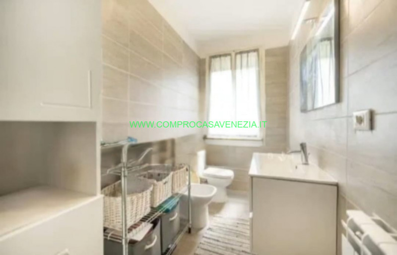 Proponiamo in vendita  bifamiliare situata a  Casale sul Sile. Con una superficie totale di circa...