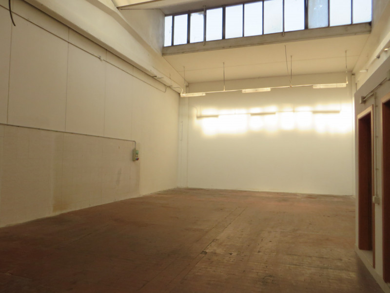 SCHIO - Z.I: CAPANNONE INDUSTRIALE di mq 1.000 circa H 6,00 mt con impianti, con terreno esterno ...