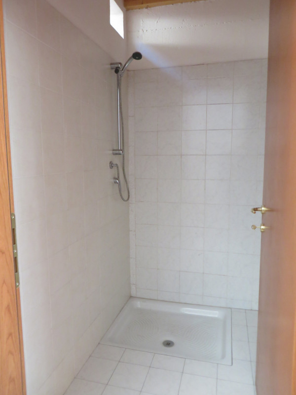 SCHIO - Z.I: CAPANNONE INDUSTRIALE di mq 1.000 circa H 6,00 mt con impianti, con terreno esterno ...