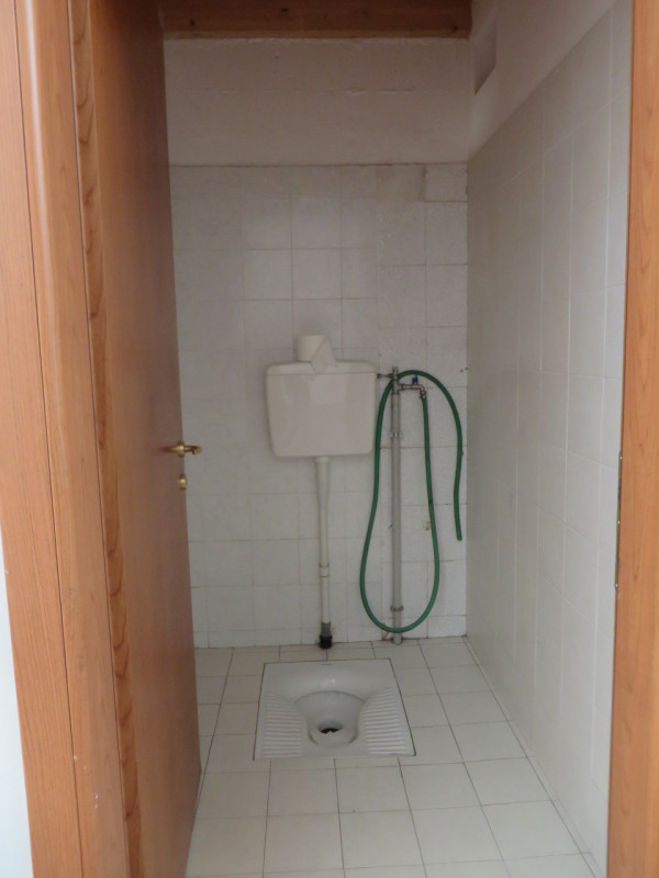 SCHIO - Z.I: CAPANNONE INDUSTRIALE di mq 1.000 circa H 6,00 mt con impianti, con terreno esterno ...