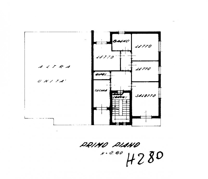 COMPOSIZIONE:
Proponiamo in affitto un appartamento da arredare, ideale per chi desidera personal...