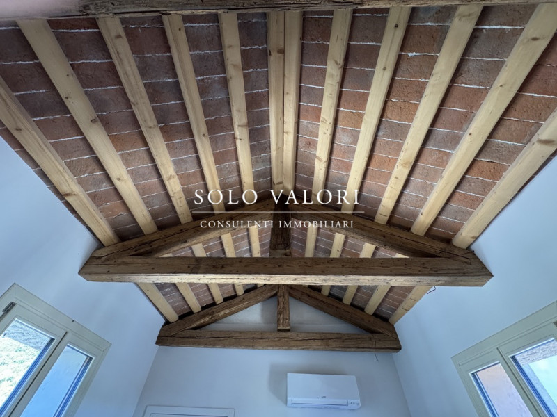 Rif.BA321 (per info 393 9878704 Daniel)

Proponiamo in vendita una residenza unica nel suo genere...