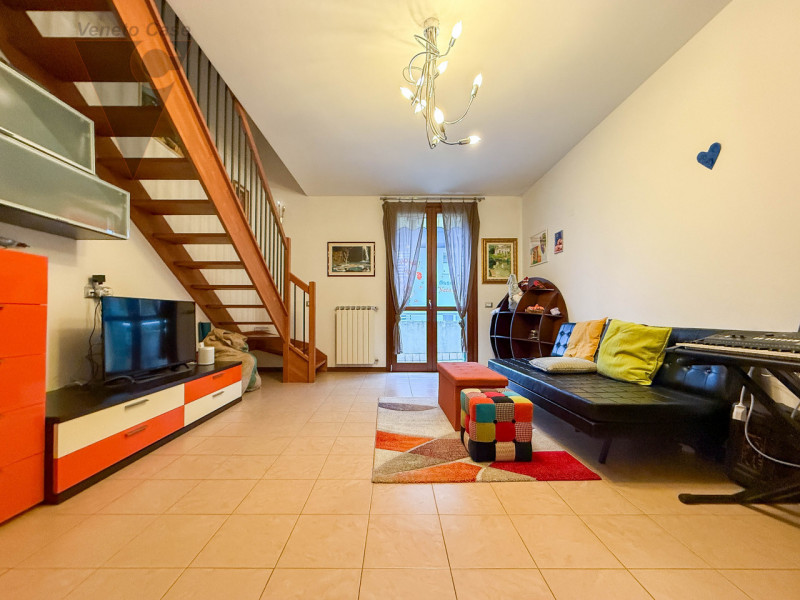 OLTREBRENTA - DUPLEX 2 CAMERE
In tranquilla zona residenziale, esclusa dal traffico cittadino, pr...