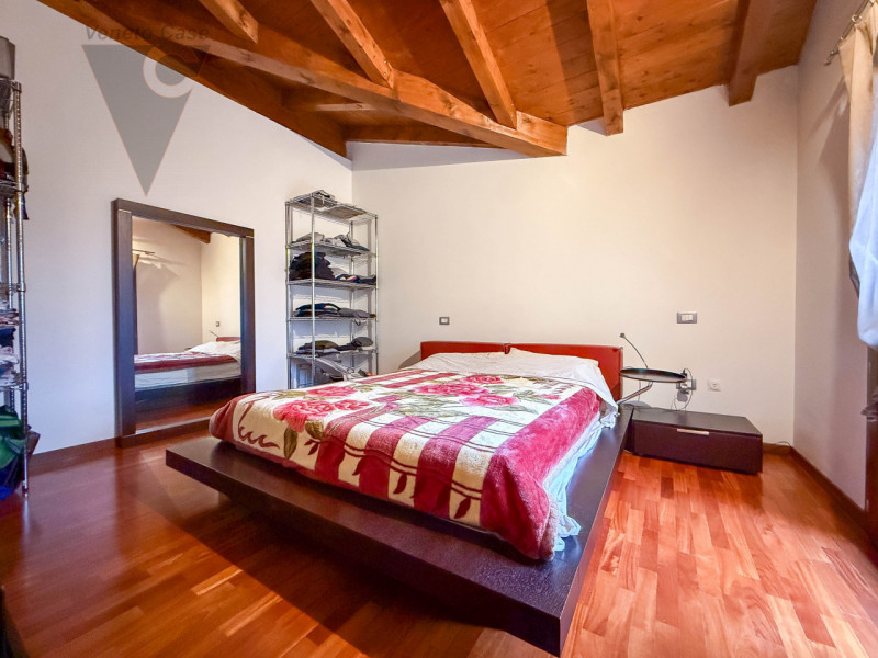 OLTREBRENTA - DUPLEX 2 CAMERE
In tranquilla zona residenziale, esclusa dal traffico cittadino, pr...