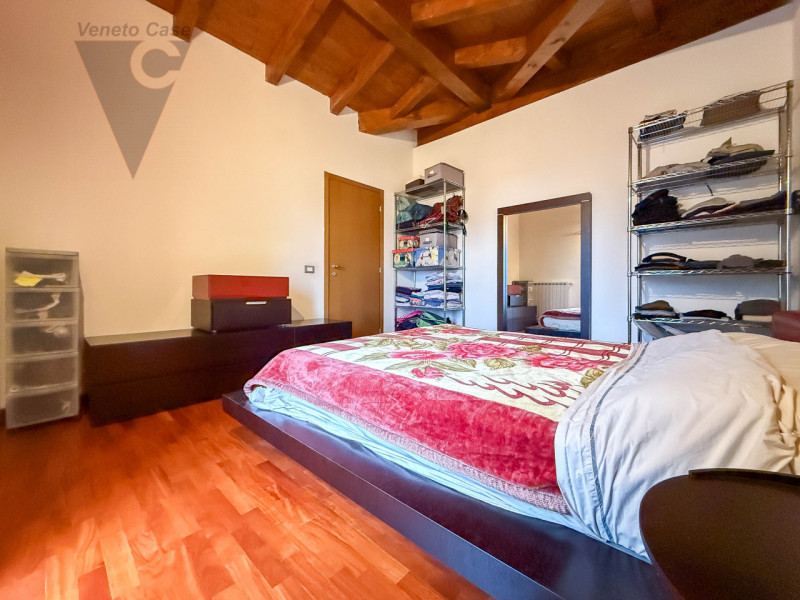 OLTREBRENTA - DUPLEX 2 CAMERE
In tranquilla zona residenziale, esclusa dal traffico cittadino, pr...