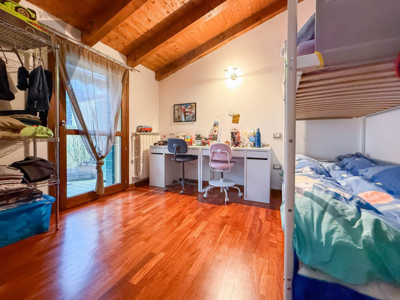 OLTREBRENTA - DUPLEX 2 CAMERE
In tranquilla zona residenziale, esclusa dal traffico cittadino, pr...