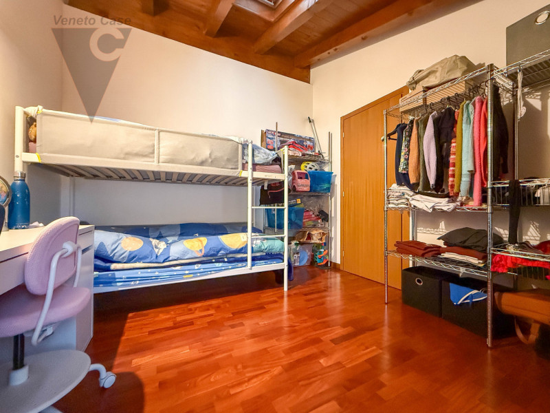 OLTREBRENTA - DUPLEX 2 CAMERE
In tranquilla zona residenziale, esclusa dal traffico cittadino, pr...