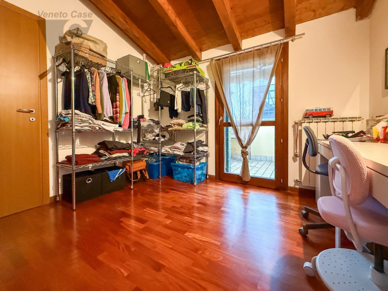 OLTREBRENTA - DUPLEX 2 CAMERE
In tranquilla zona residenziale, esclusa dal traffico cittadino, pr...