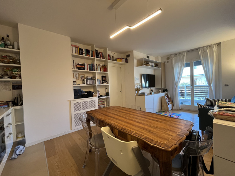 Scoprite il vostro nuovo rifugio nella tranquilla e sicura zona di Saviabona a Vicenza! Questo sp...