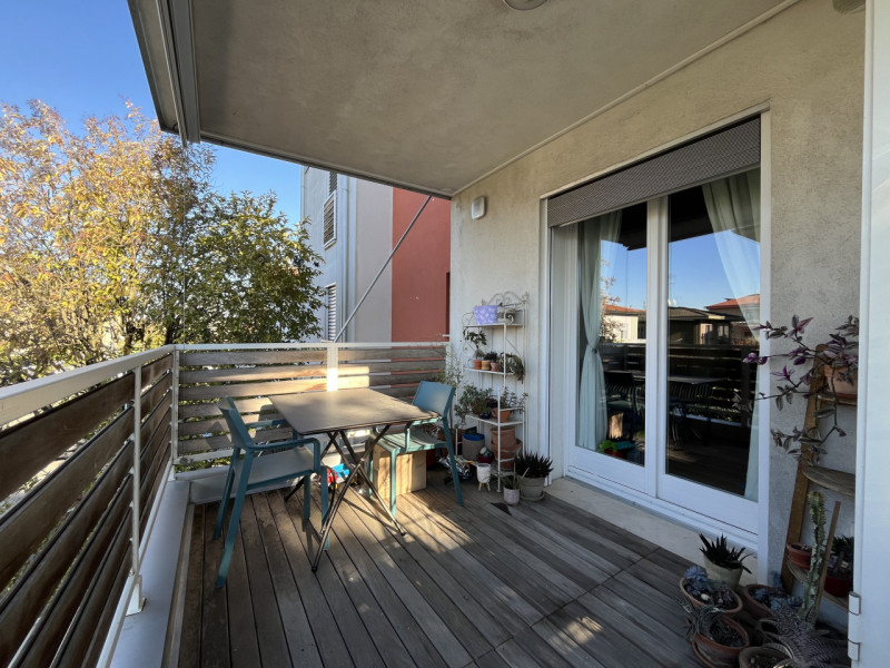 Scoprite il vostro nuovo rifugio nella tranquilla e sicura zona di Saviabona a Vicenza! Questo sp...