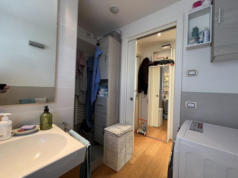 Scoprite il vostro nuovo rifugio nella tranquilla e sicura zona di Saviabona a Vicenza! Questo sp...