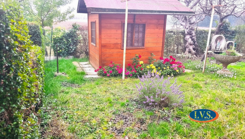 TEOLO - BRESSEO (PD) -  Appartamento tricamere con ingresso indipendente e giardino privato front...