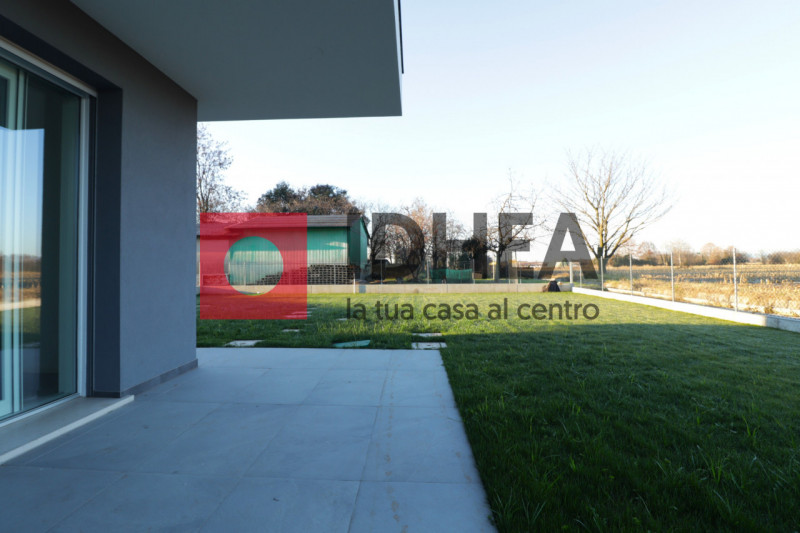 BIFAMILIARE CON GIARDINO IN AFFITTO - MONTEBELLUNA RIF. "AVV5"

L'agenzia immobiliare IDHEA ha il...