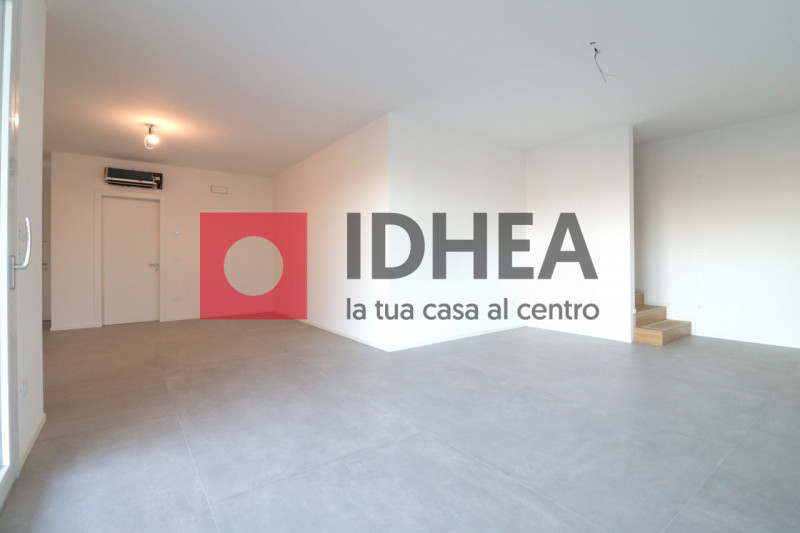 BIFAMILIARE CON GIARDINO IN AFFITTO - MONTEBELLUNA RIF. "AVV5"

L'agenzia immobiliare IDHEA ha il...