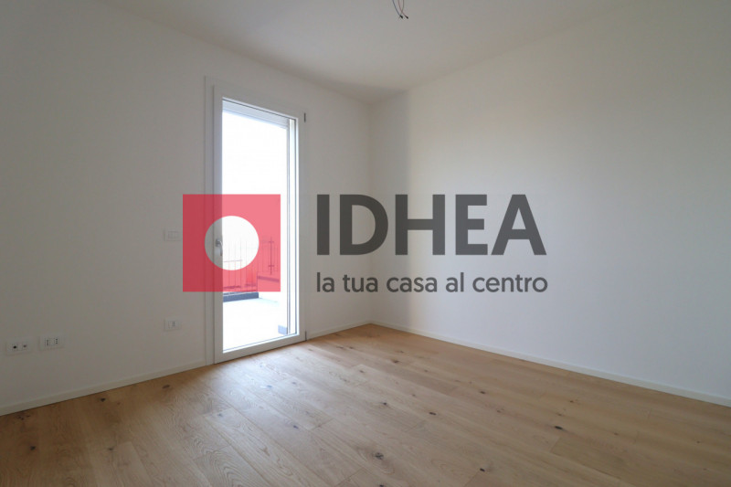 BIFAMILIARE CON GIARDINO IN AFFITTO - MONTEBELLUNA RIF. "AVV5"

L'agenzia immobiliare IDHEA ha il...