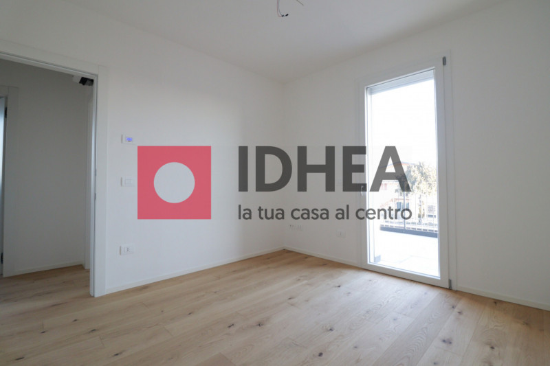 BIFAMILIARE CON GIARDINO IN AFFITTO - MONTEBELLUNA RIF. "AVV5"

L'agenzia immobiliare IDHEA ha il...