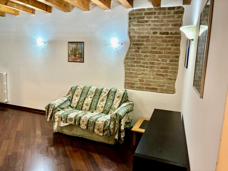 (Per INFO Monica 3482688677) Nel cuore di Padova, nella prestigiosa zona di Santa Croce e nelle i...