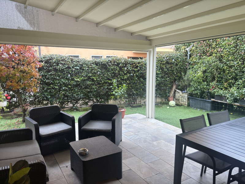 In una tranquilla area residenziale di Mestrino, dove ogni servizio è facilmente raggiungibile a ...