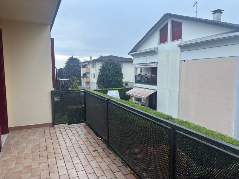 In una tranquilla area residenziale di Mestrino, dove ogni servizio è facilmente raggiungibile a ...