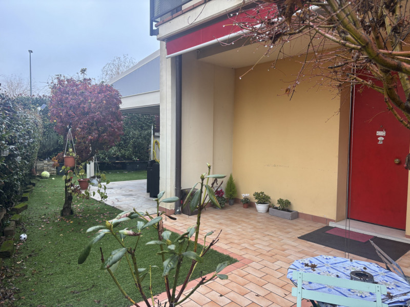 In una tranquilla area residenziale di Mestrino, dove ogni servizio è facilmente raggiungibile a ...