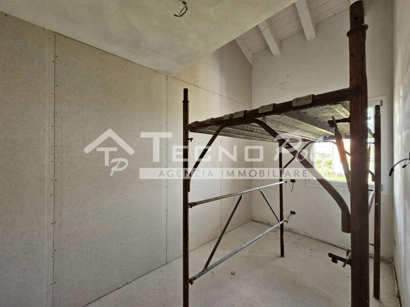 CAMPODARSEGO - Frazione, proponiamo particolare appartamento completamente indipendente su edific...