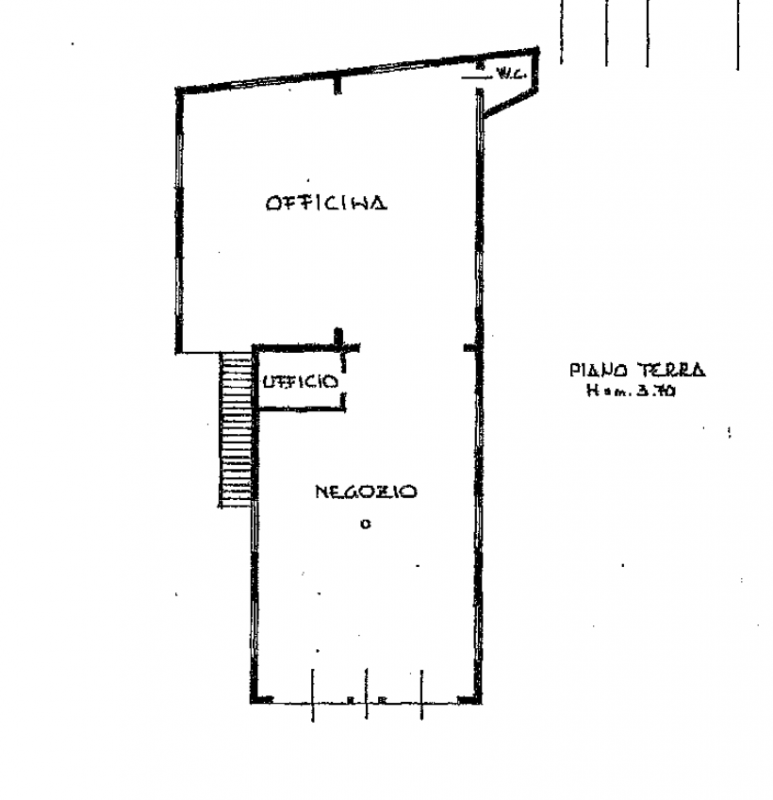 * * * PREZZO RIBASSATO * * * 

Meraviglioso e luminoso locale in parte commerciale e in parte art...