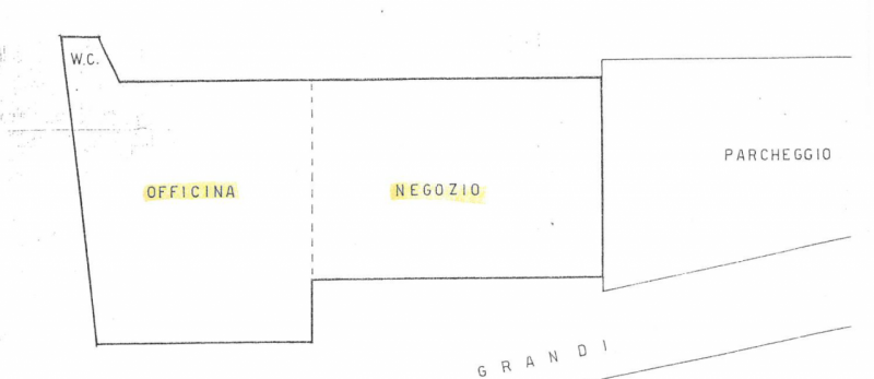 * * * PREZZO RIBASSATO * * * 

Meraviglioso e luminoso locale in parte commerciale e in parte art...