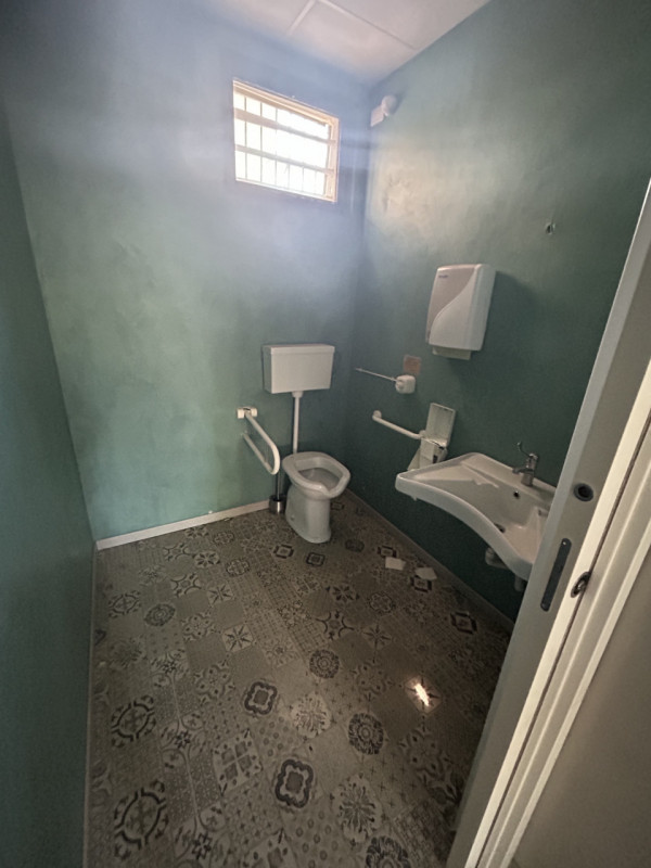 Proposta in locazione – Negozio attrezzato per attività alimentari e ristorazione
Piano terra – c...