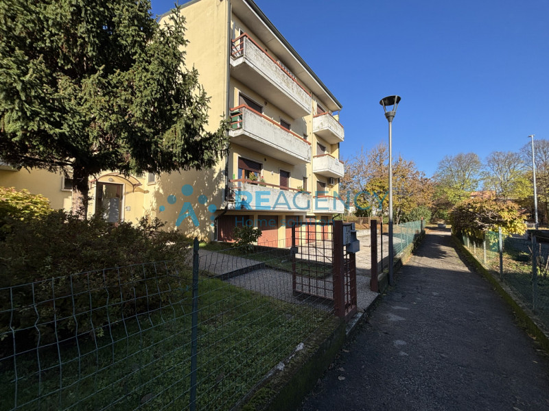 Altavilla Vicentina

Stai cercando un immobile perfetto da mettere a reddito in grado di offrirti...