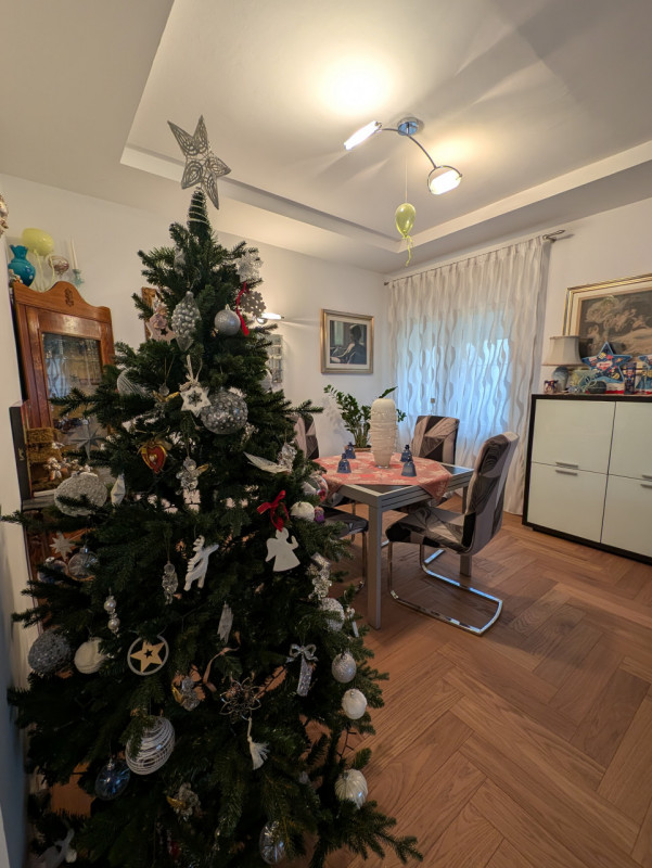 Scoprite questa bella casa singola terratetto, recentemente ristrutturata nel 2023, situata nella...