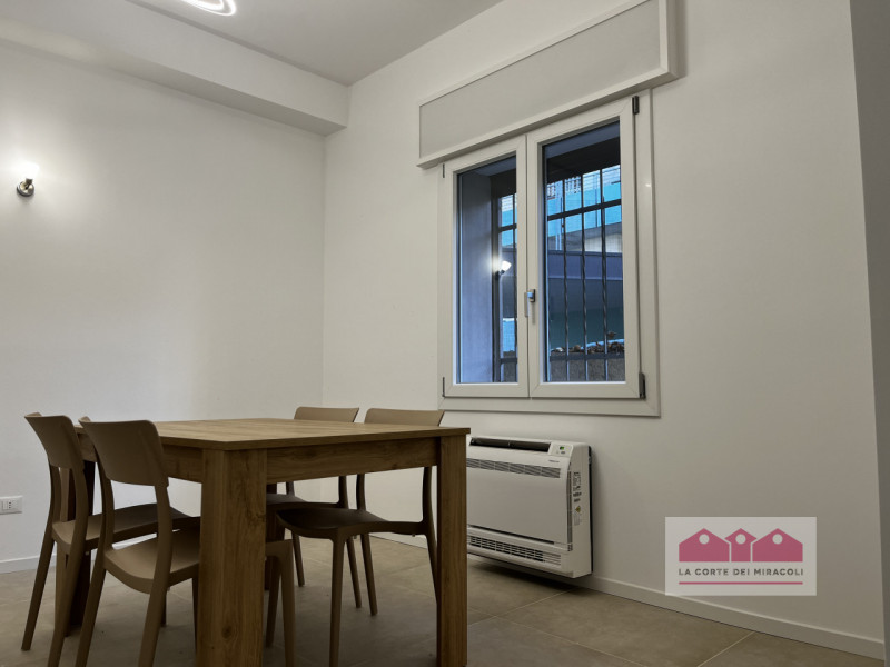 SAN BORTOLO: BICAMERE SEMIARREDATO CON GIARDINO AL PIANO TERRA. COMPOSTO DA SOGGIORNO CON ANGOLO ...