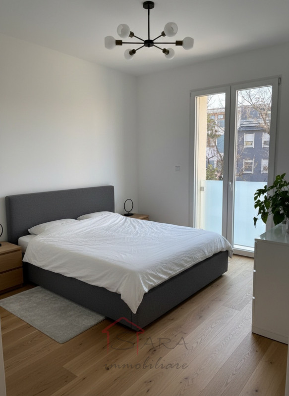 Sara Immobiliare è lieta di presentare in vendita un attico straordinario situato nella zona cent...